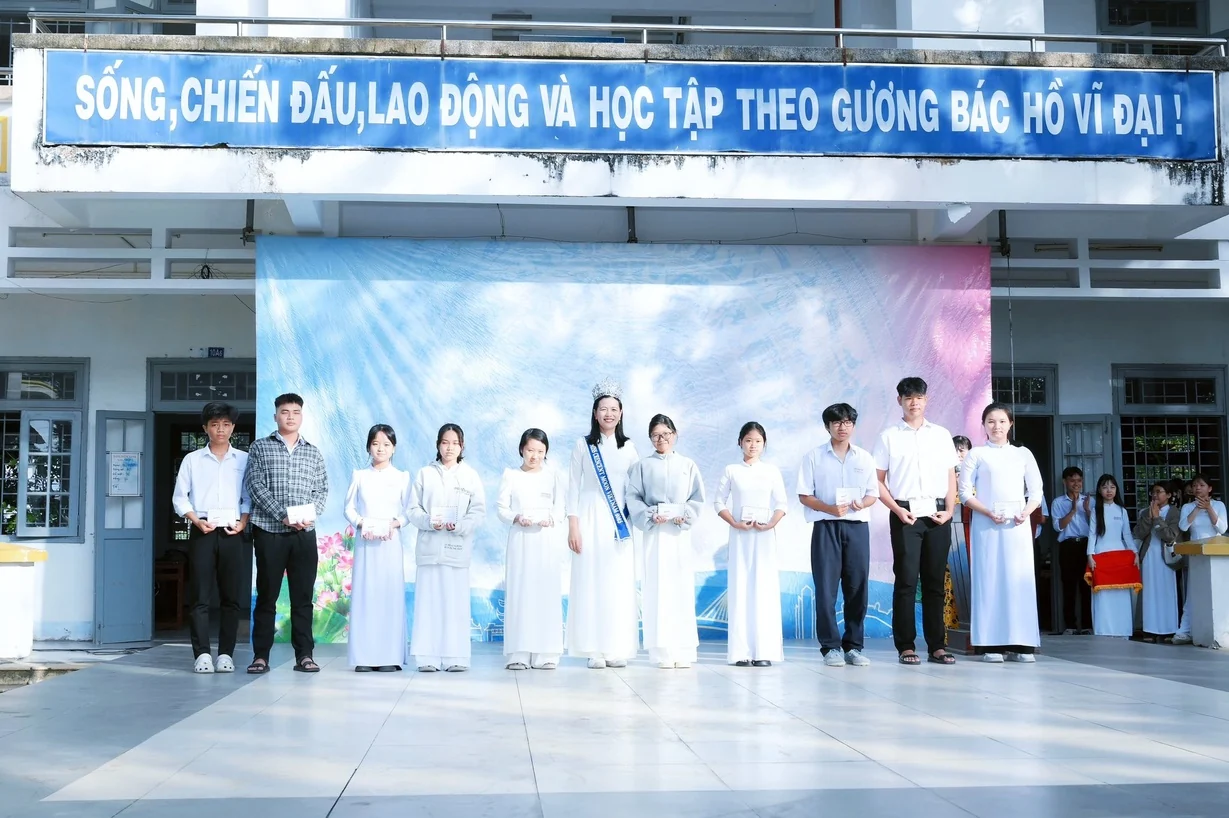 Trở về bục giảng · Giao lưu tại THPT Thiên Hộ Dương · 15/12/2025